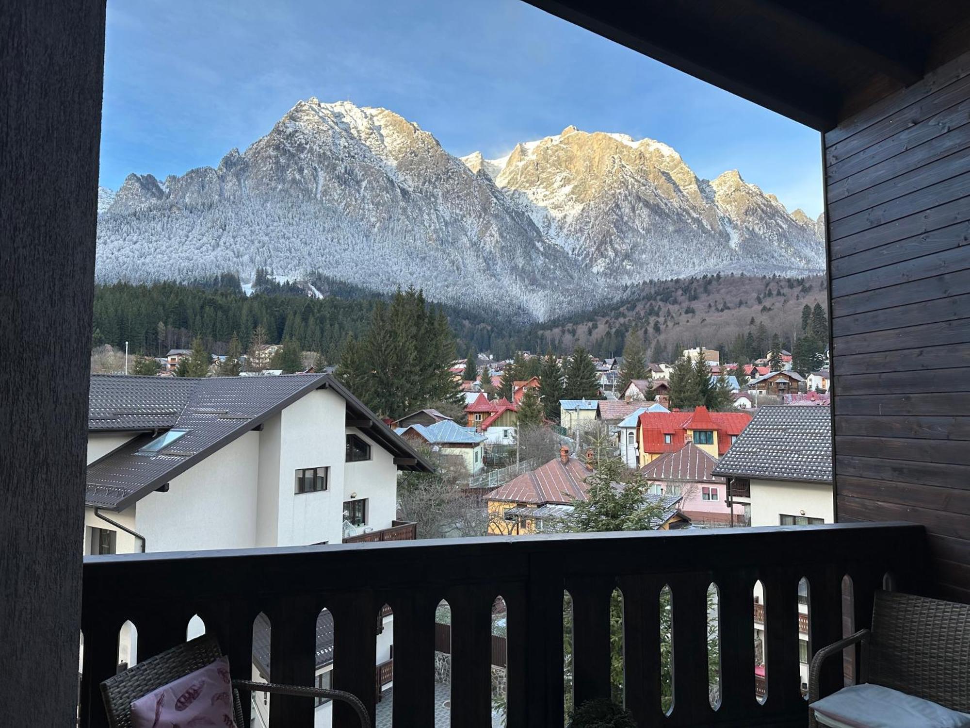 The View Apartment Буштени Экстерьер фото